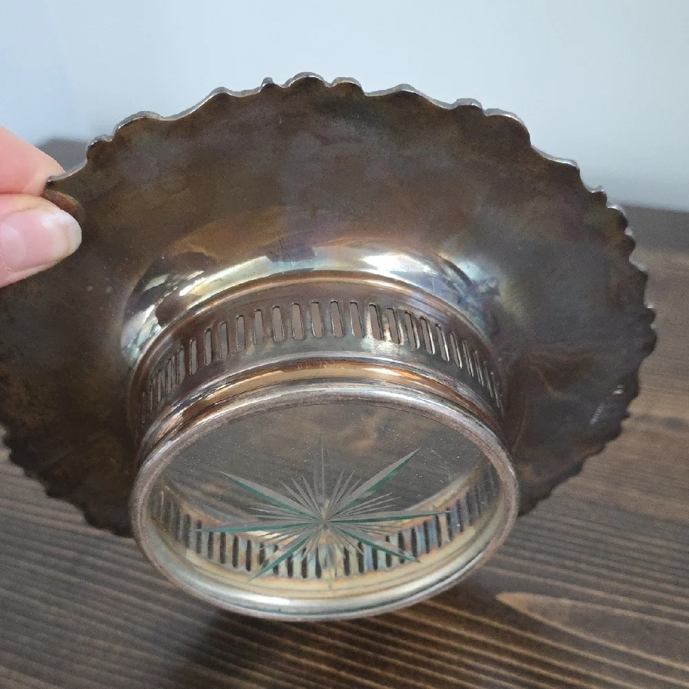 Silver Plate‎ Grape Cluster Champage, Wine with Leaf Design, SHEFFIELD